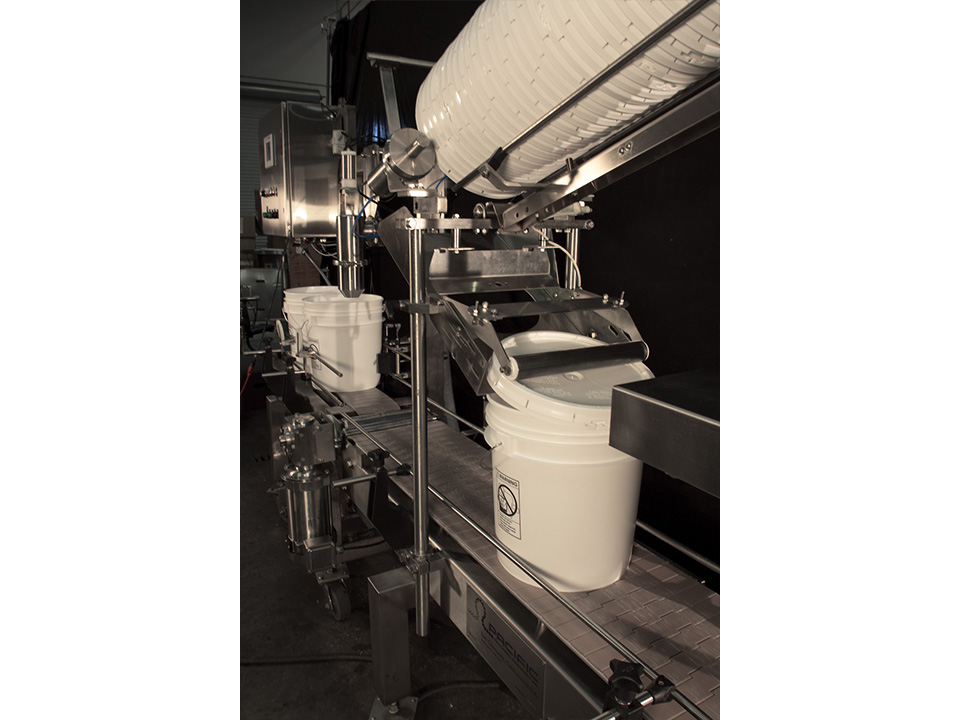 Automatic Inline Lid Closing System with Auto Lid Denester