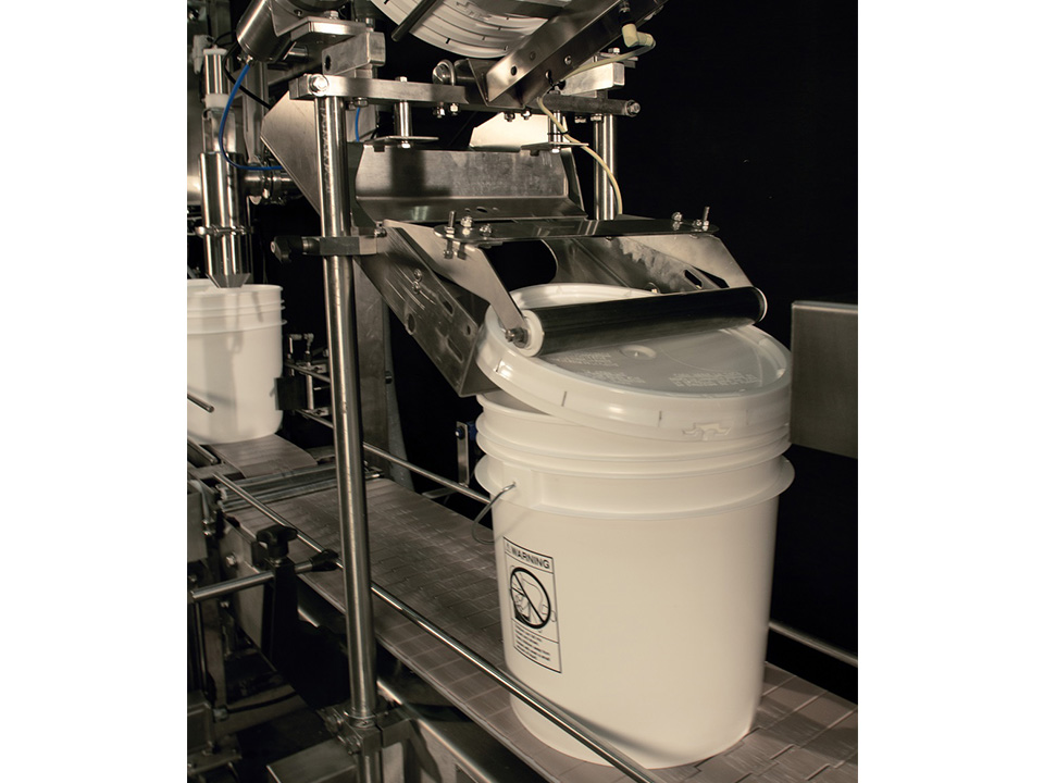 Automatic Inline Lid Closing System with Auto Lid Denester